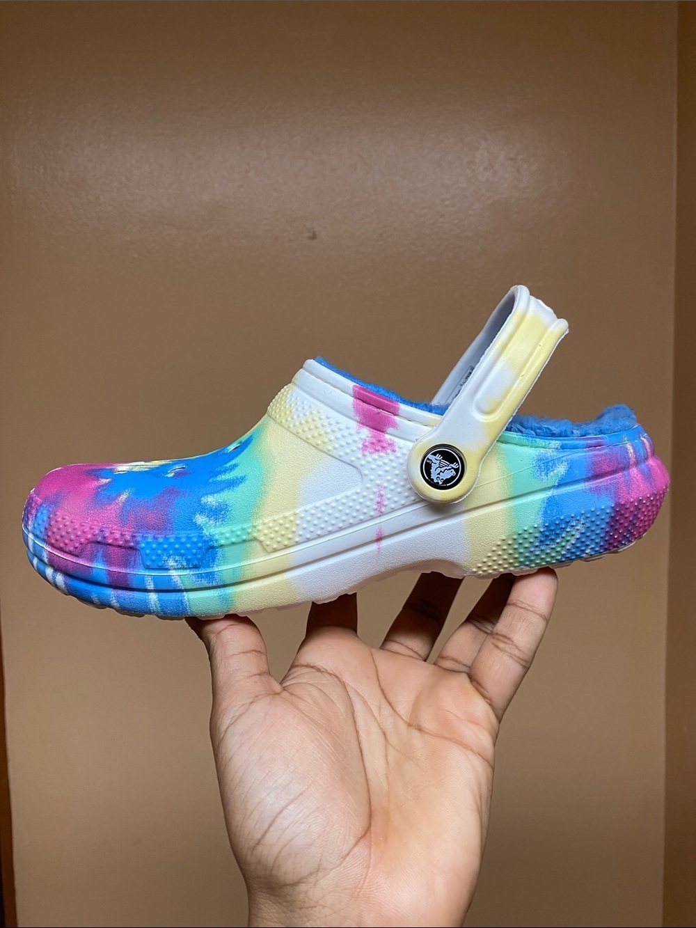 Crocs Classic Comfort Faux Fur Lined Tie Dye Clogs Size 7 - Picture 5 of 17
